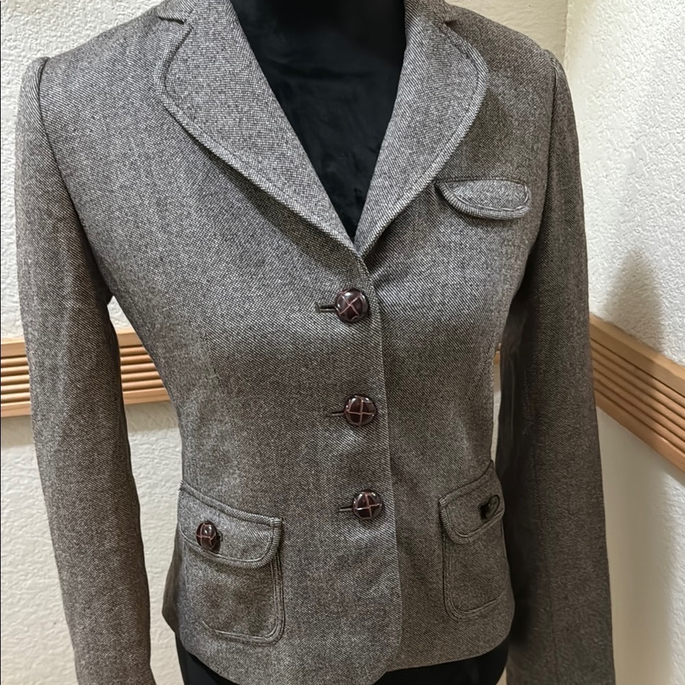 Banana Republic Size 2 Brown button down Blazer!! - Picture 2 of 14